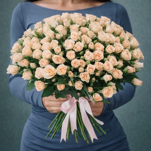 Букет из кустовых роз «Персиковое облако нежности»