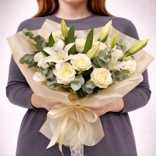 Букет из белых лилий и роз «Светлая элегантность»